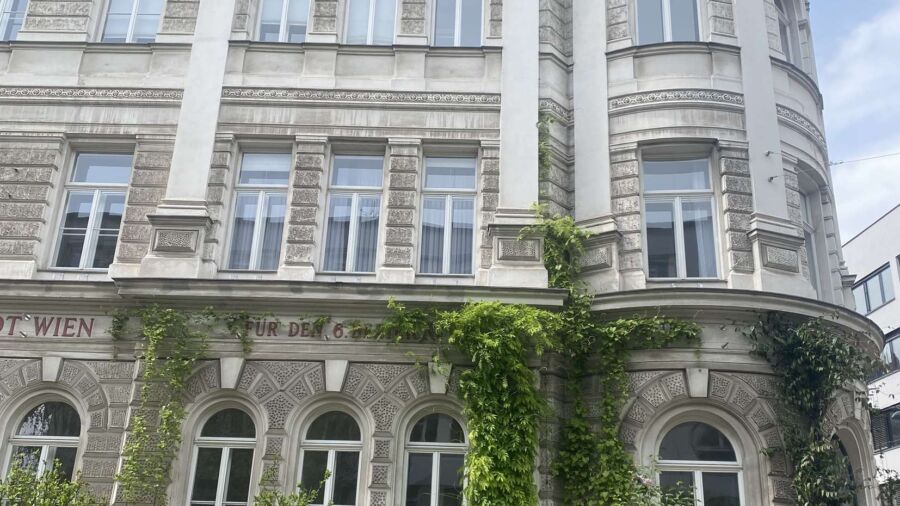 Boden- und troggebundenen Fassadenbegrünung (C)Green Scape