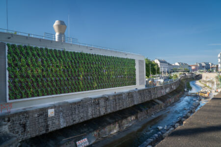 LivingPANELS Wiener Linien Längenfeldgasse